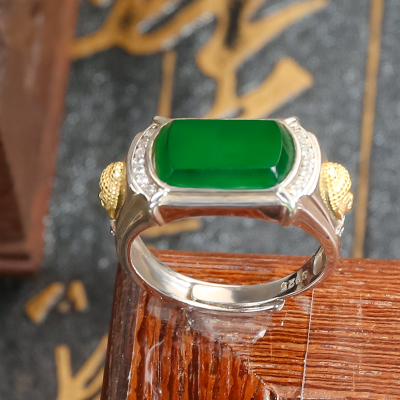 辣绿翡翠a货无事牌双佛头设计感男士大气银镶马鞍戒指（活口）