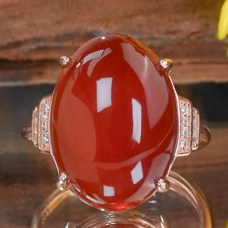 洛丽亚天然红玛瑙镶嵌时尚简约椭圆蛋面戒指