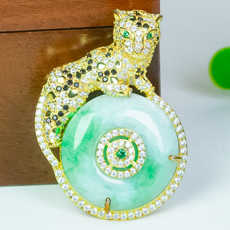 天然翡翠吊坠A货银镶嵌精致豪镶豹子设计飘阳绿平安扣项链