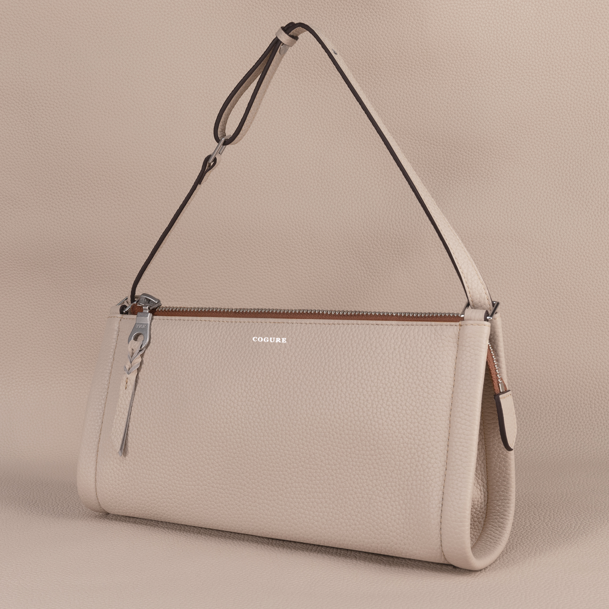 真皮手斜挎拉链开合单肩包