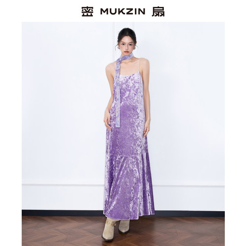 密扇新款丝绒重工钉珠连衣裙