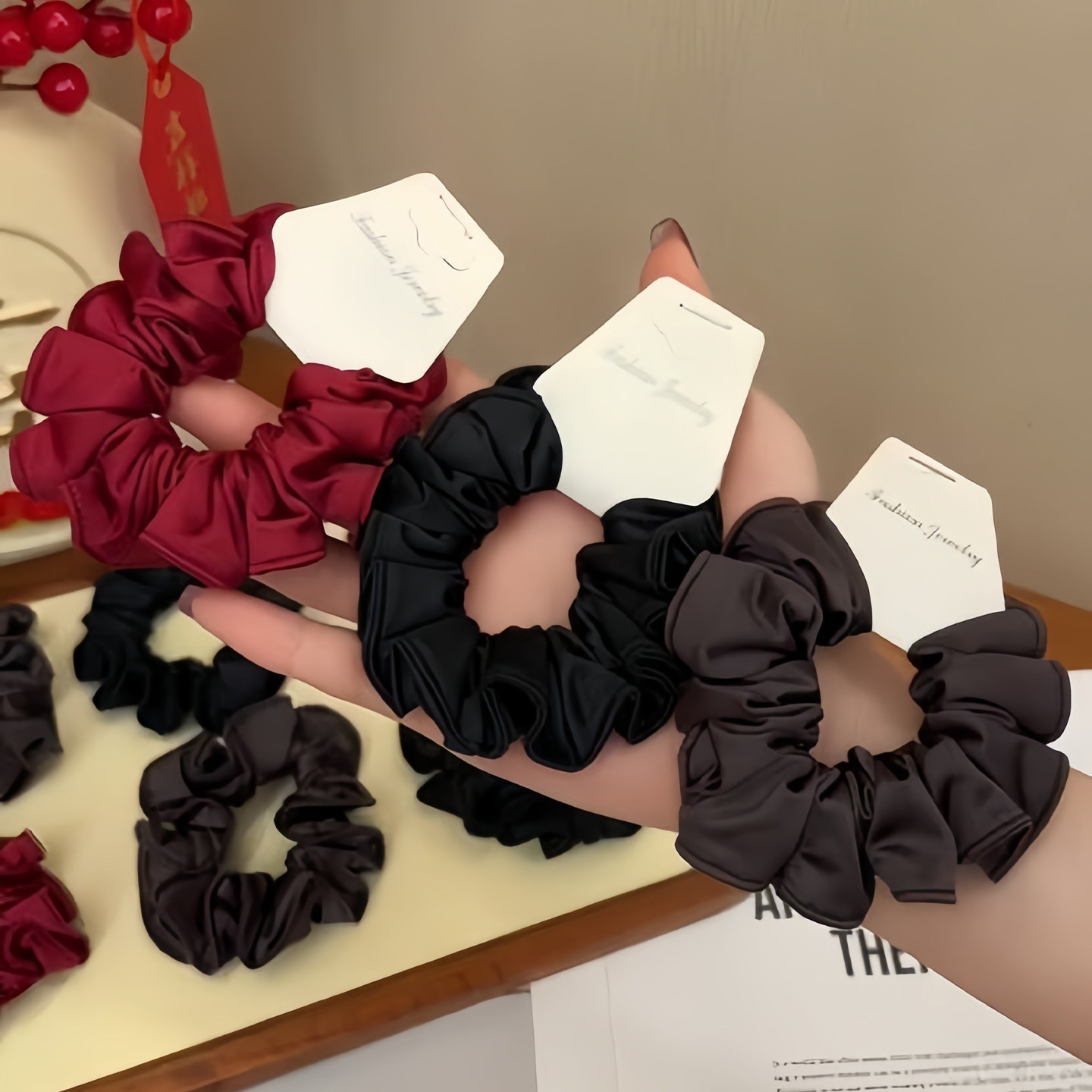 韩系高级感褶皱花苞小肠发圈头绳2026新款高端低丸子头扎头发绳女,饰品/流行首饰/时尚饰品新,发饰,淘宝优惠券,粉丝福利购,淘宝优惠卷