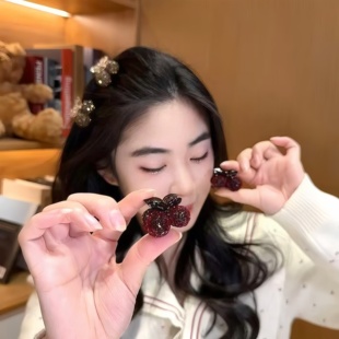 2026新款闪钻樱桃刘海小抓夹头饰女高级感巨好看的侧边头发发夹子
