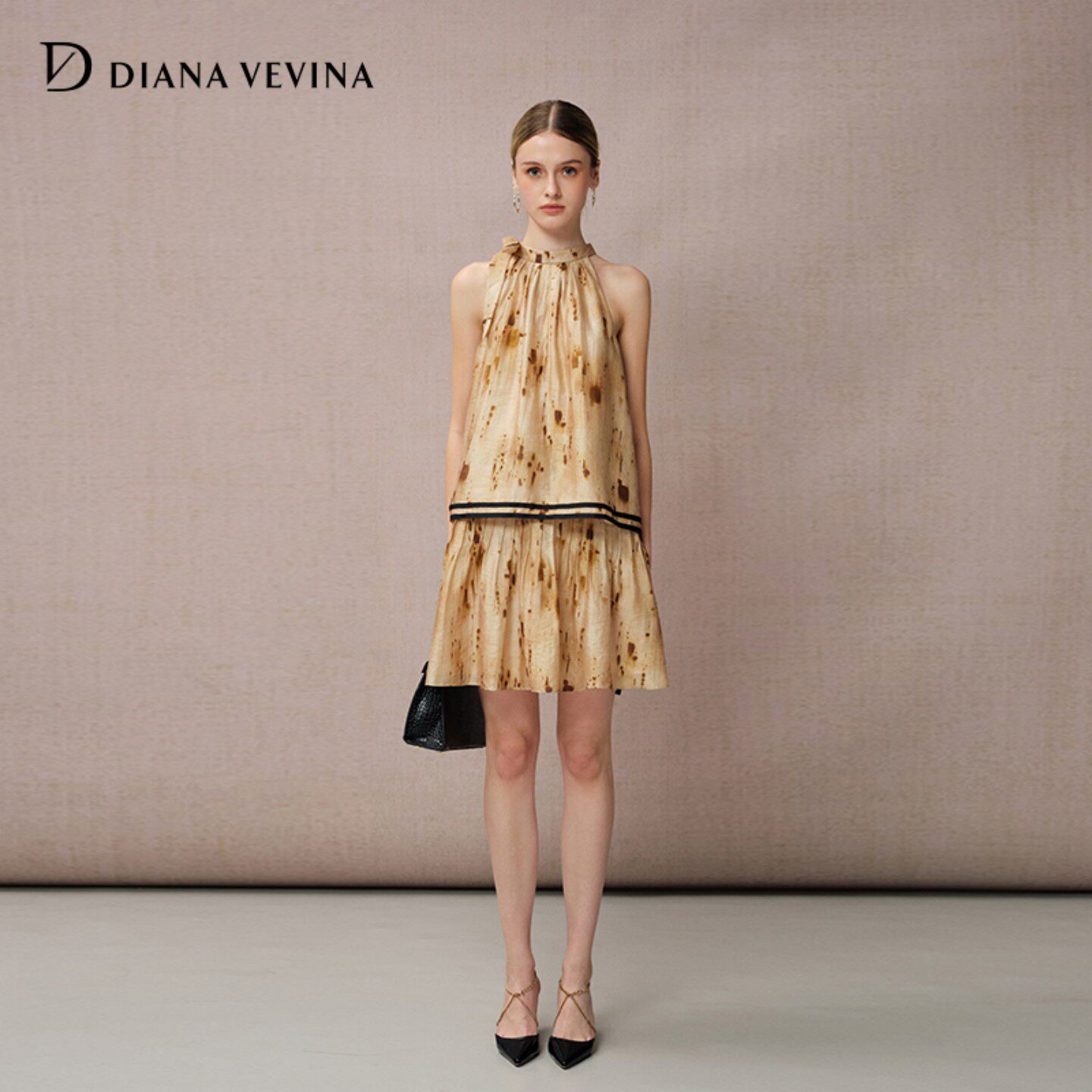 【张艺上同款】DIANAVEVINA 26夏新款花色蝴蝶结挂脖背心短裙套装