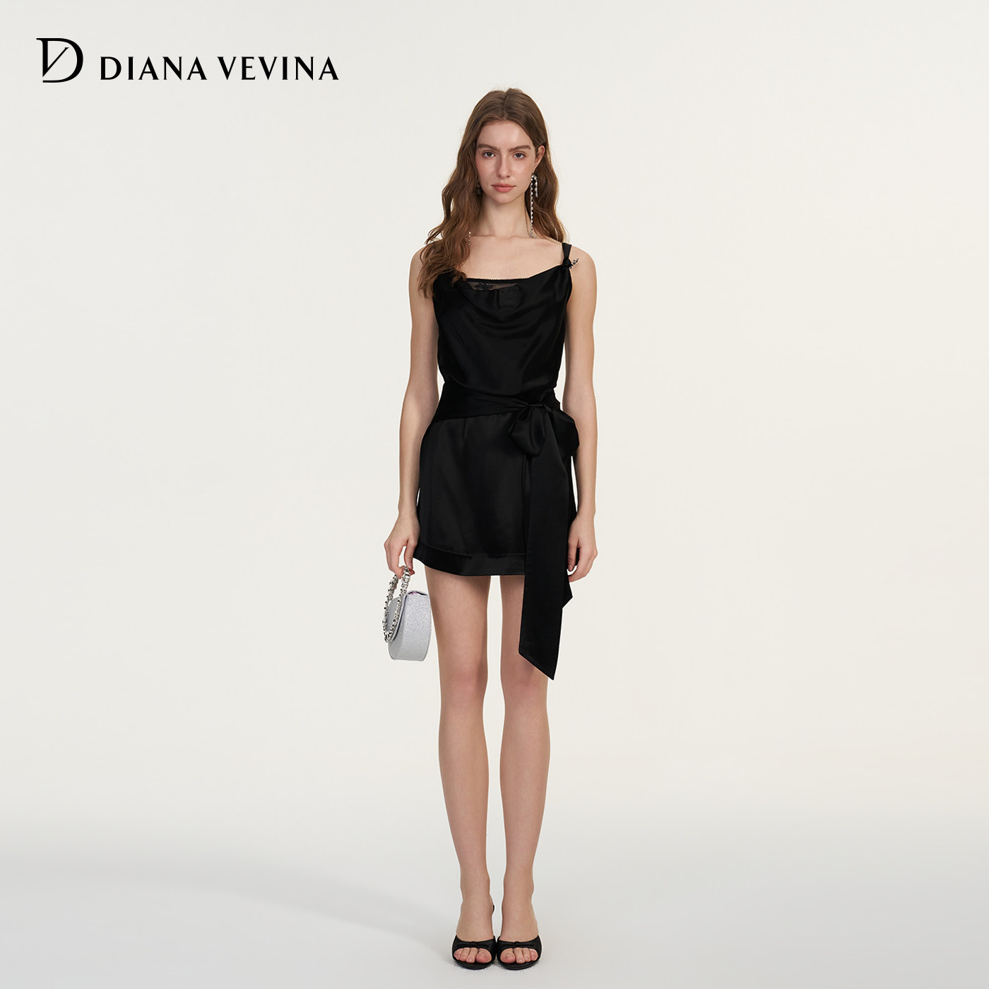 DIANAVEVINA2026夏季新款醋酸黑色荡领礼服裙收腰女吊带连衣短裙