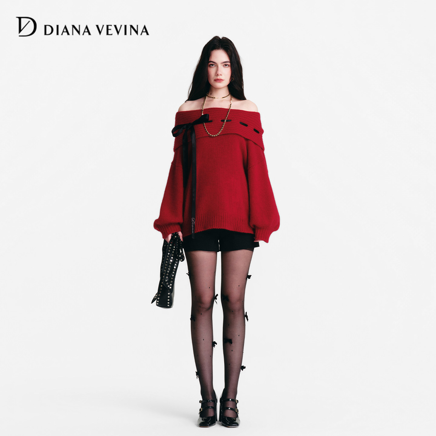 DIANAVEVINA2026春季新款红色连帽一字露肩针织衫女宽松显瘦毛衣