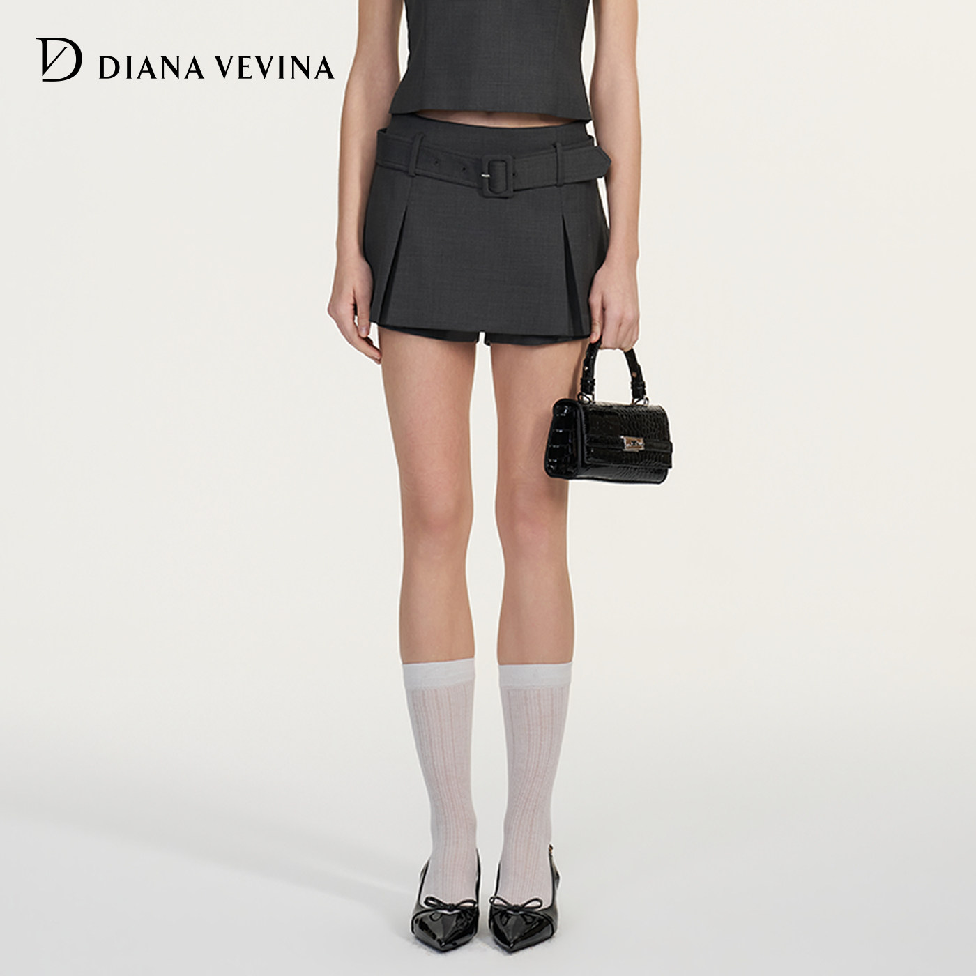 DIANAVEVINA2026夏季新款复古学院A字中腰灰色压褶女修身短款裙裤图片