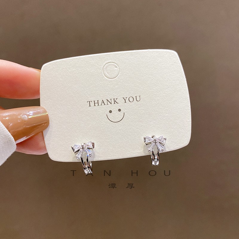 小巧个性锆石蝴蝶耳扣设计感耳环