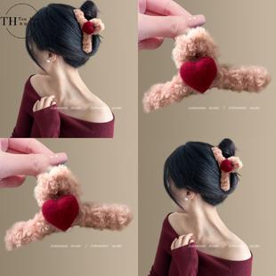 绯色年华~羊毛毡爱心发夹毛绒抓夹高级感后脑勺发量多鲨鱼夹发饰