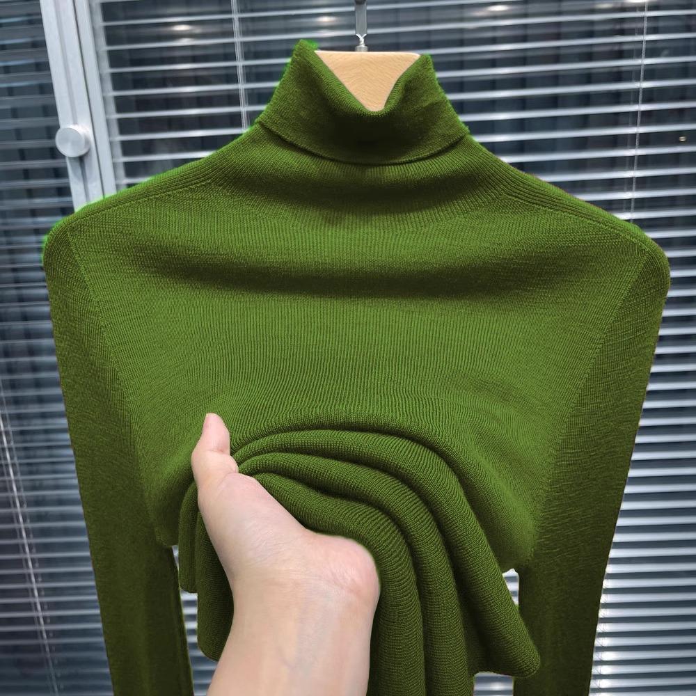 牛油果绿高领针织打底衫