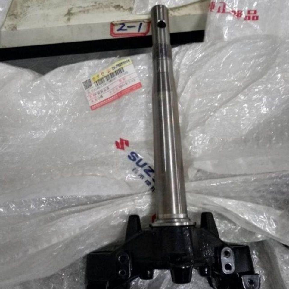 包邮摩托车原厂配件 轻骑铃木赛驰QS110方向柱/前叉下联板/下连板