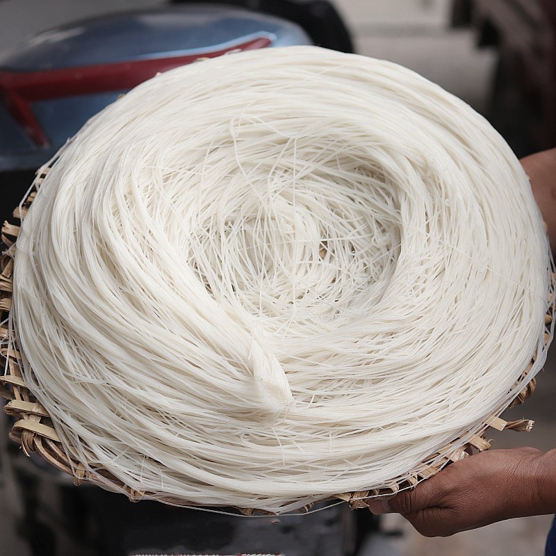 云南德宏细米线 线细早点新鲜即食撒撇米线 线中粗米线 线半干 干