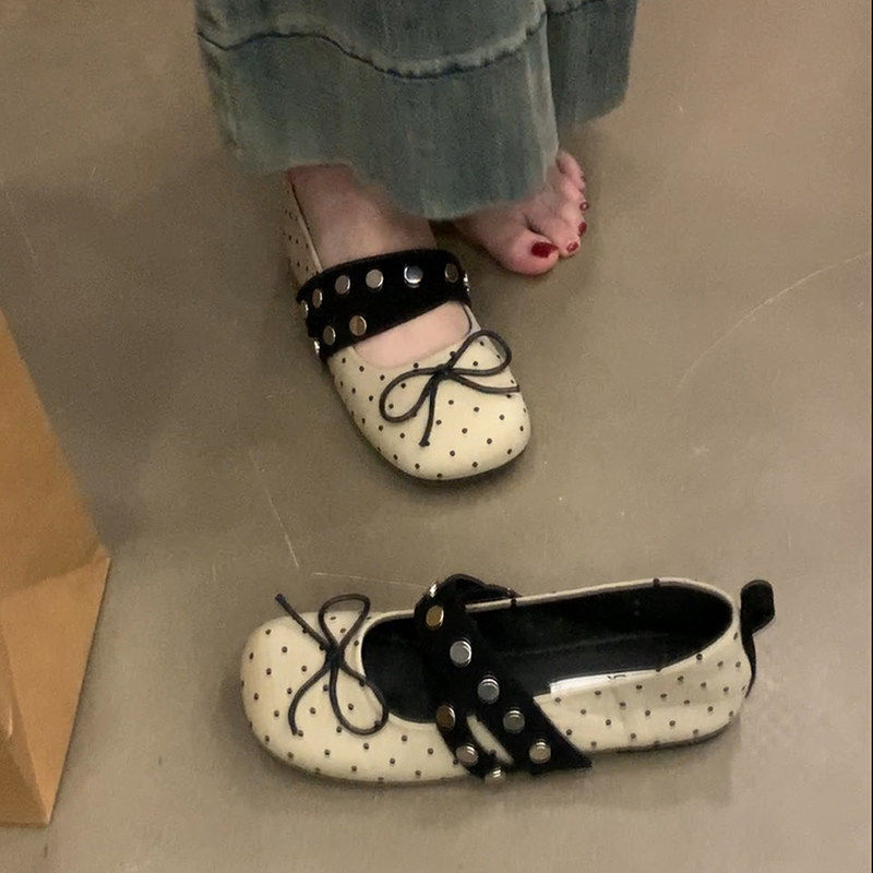 复古风波点蝴蝶结芭蕾舞鞋女2026新款小众配裙子单鞋铆钉玛丽珍鞋