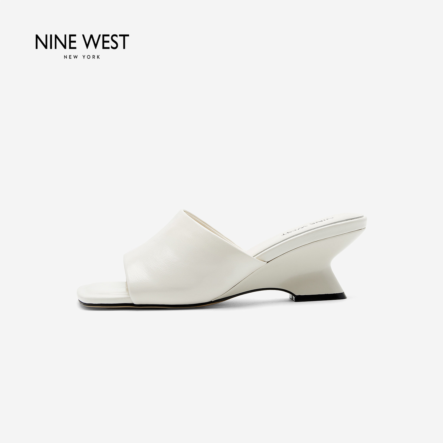 奥莱专供Nine West/玖熙2026年夏季新款一字拖外穿中跟凉拖鞋女鞋