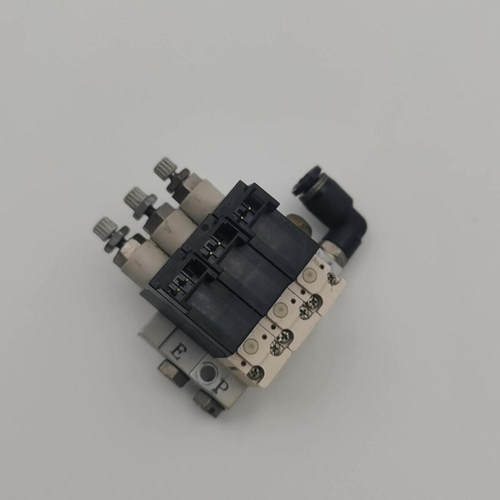 SMC电磁阀 VQ110U-5L0，功能完好！实物拍摄《议价》