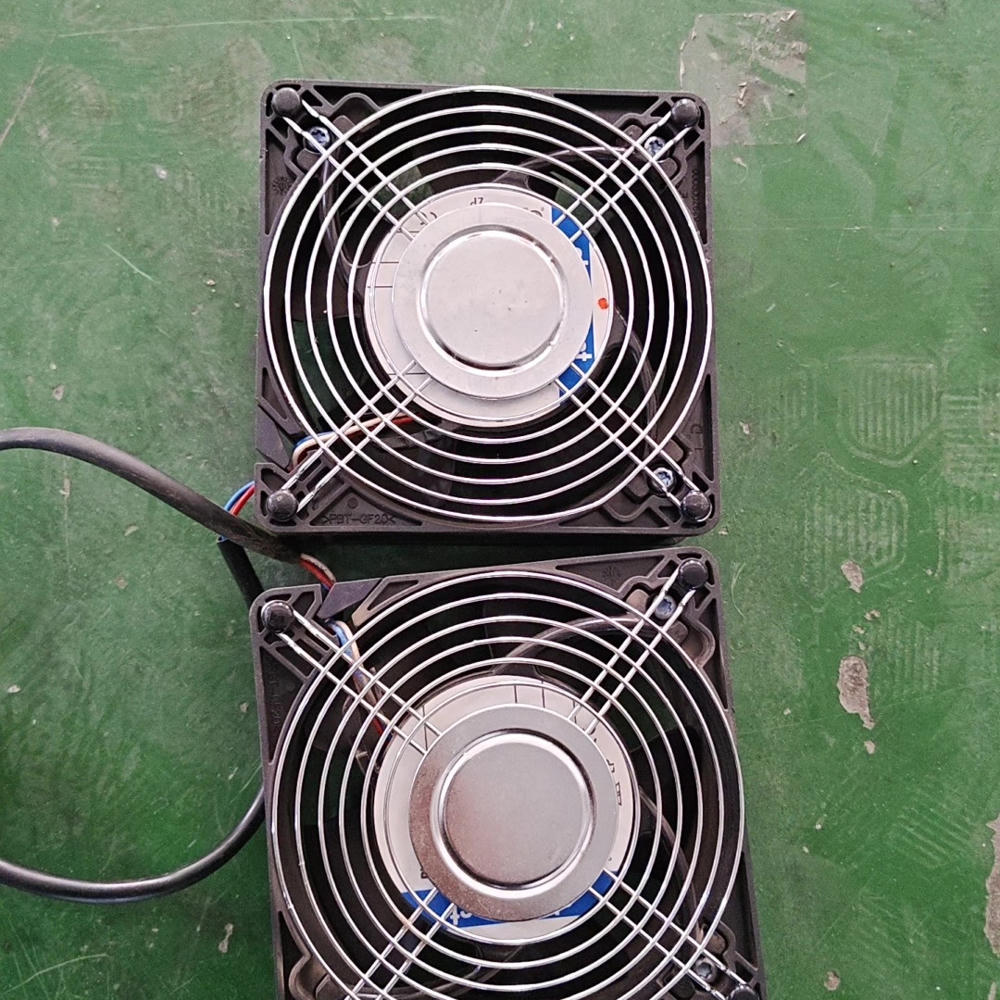 库卡机器人控制柜风扇，原装拆机件，带插头，实物拍摄。《议价》
