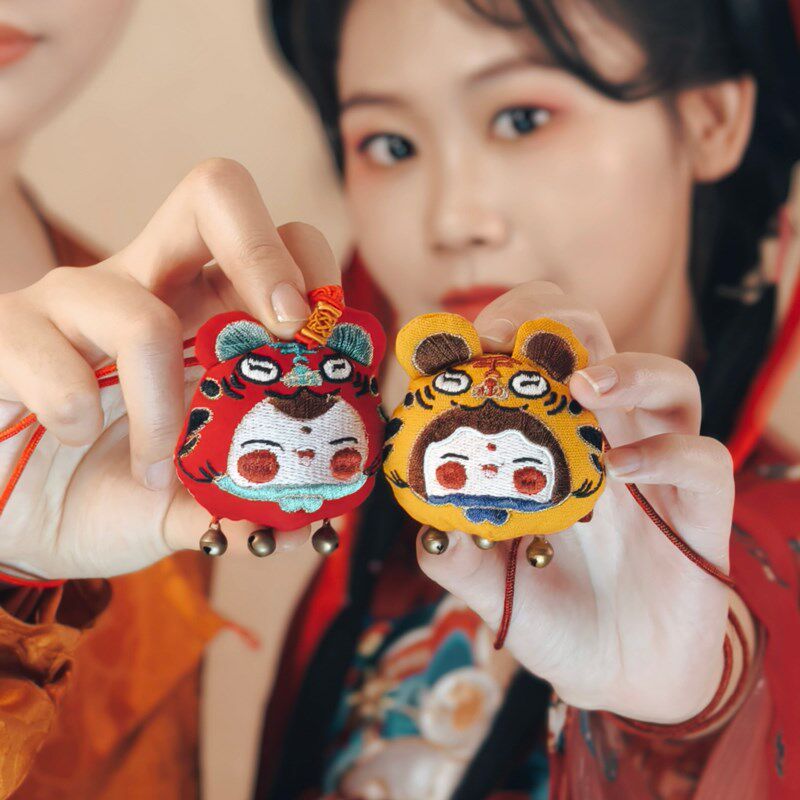 速发香包成品中虎节艾草挂件老囊娃娃香秋孩子挂脖香包周岁生日礼