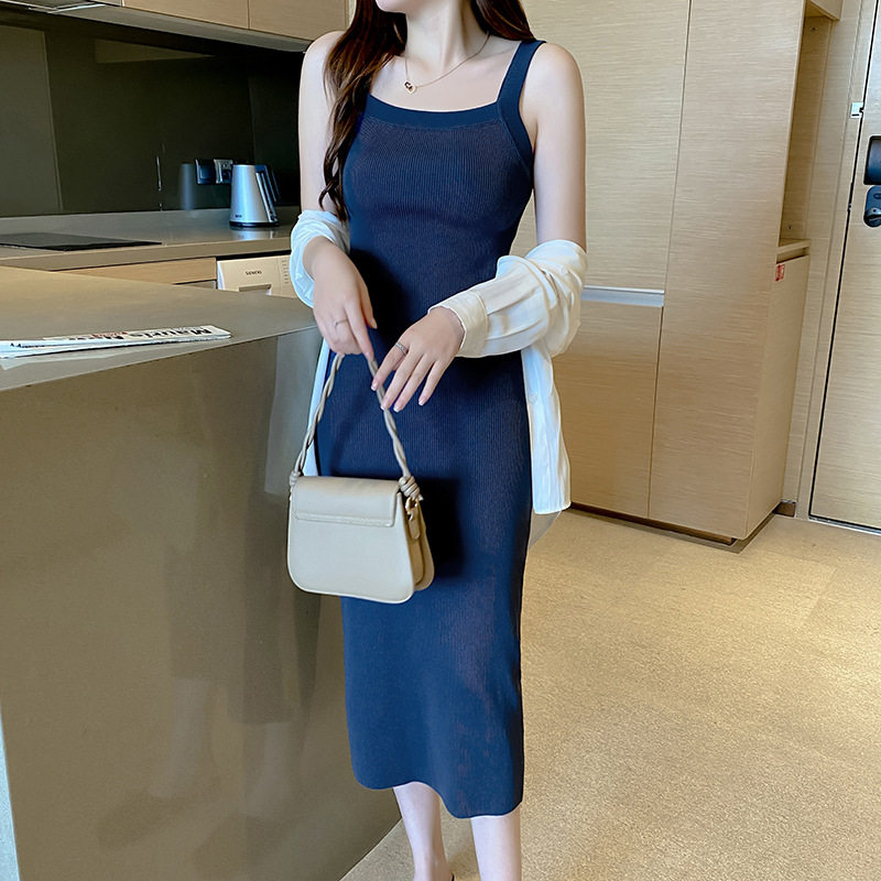 遮副乳宽肩吊带连衣裙女夏2026新款过膝背心长裙修身显瘦时尚百搭