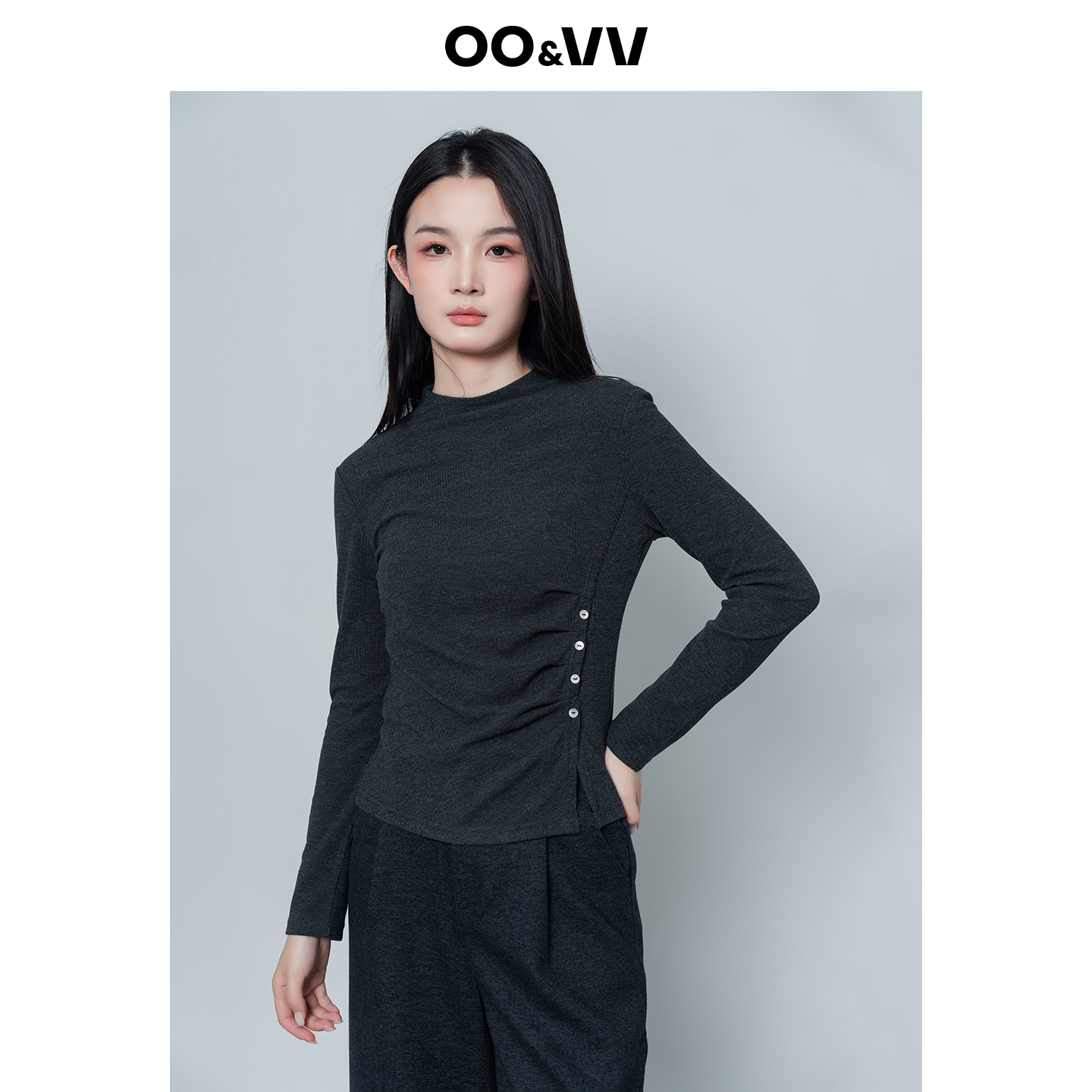 oo&vv时尚百搭圆领长袖针织女2025秋冬侧边纽扣装饰显瘦休闲上衣