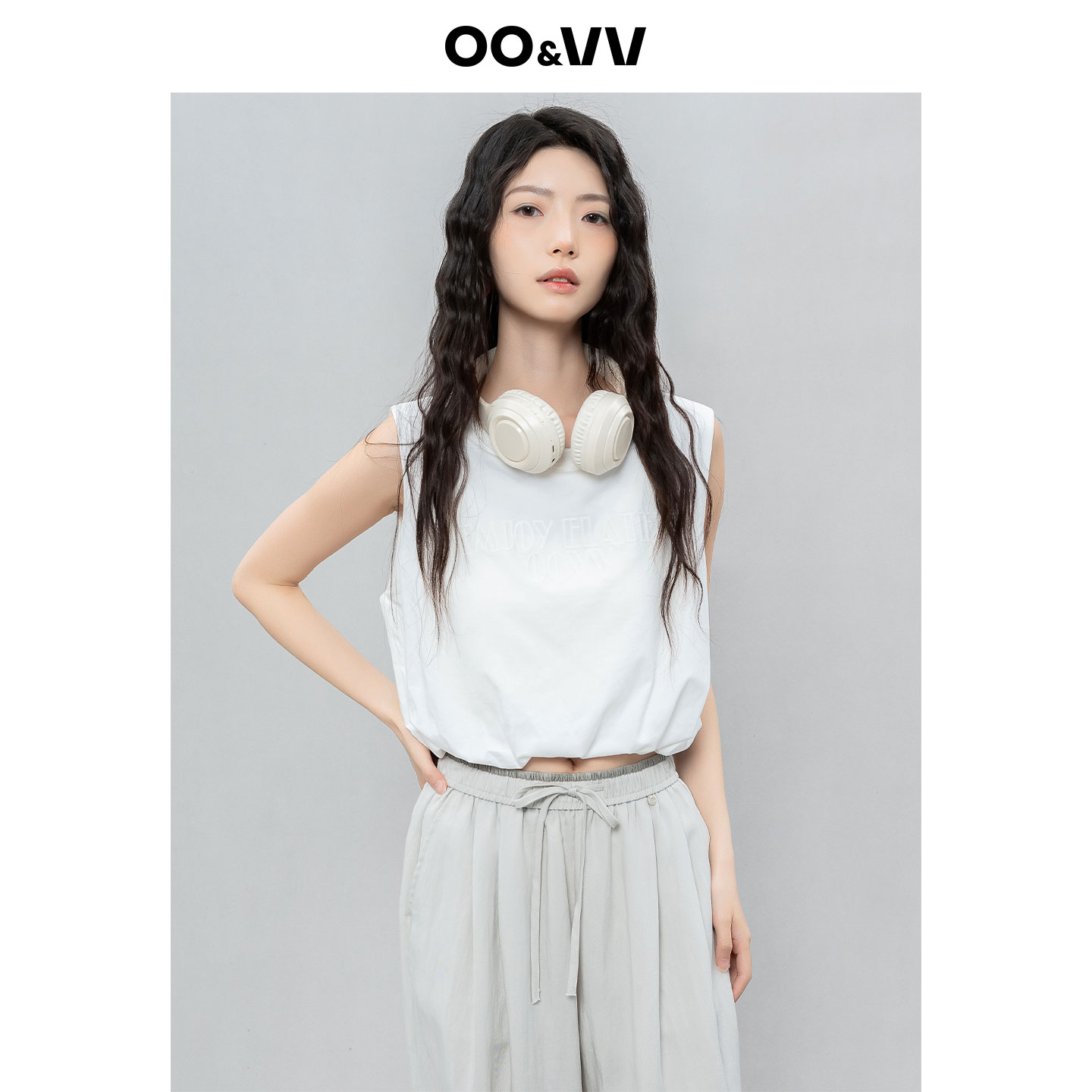 oo&vv灰色字母印花无袖T恤女2025夏新款宽松显瘦百搭背心上衣薄款