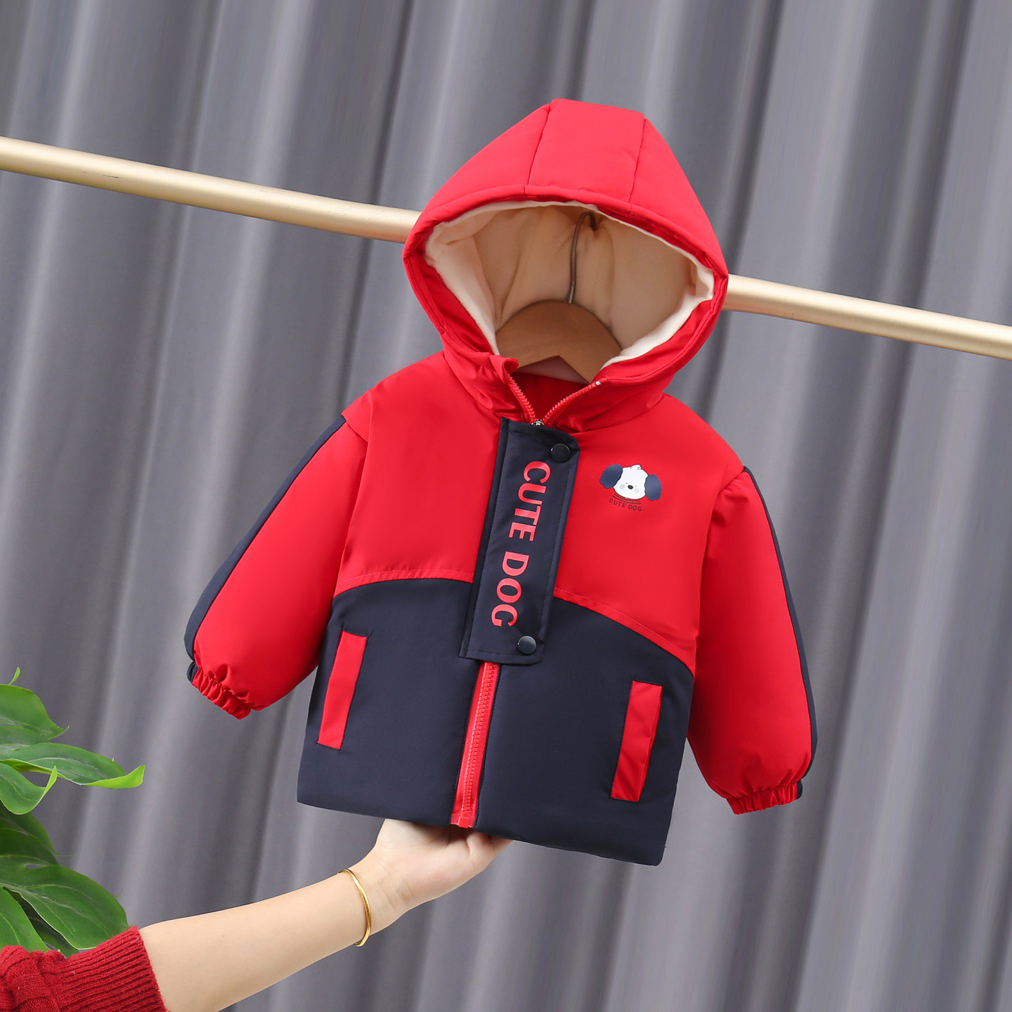 男童冬装外套2026拜年服红色连帽棉服加厚保暖卡通冲锋衣宝宝棉袄