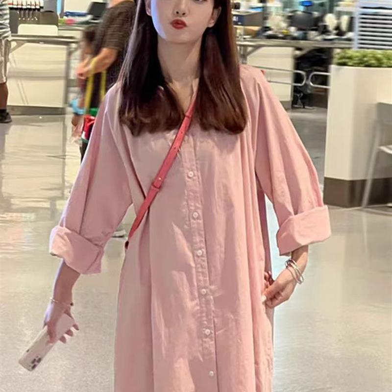 早春季新款粉色衬衫连衣裙子女法式气质宽松显瘦海边度假风长裙子