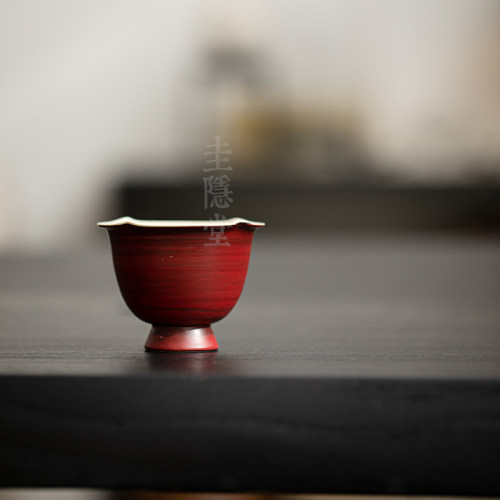 粉引山楂红手工葵口茶杯