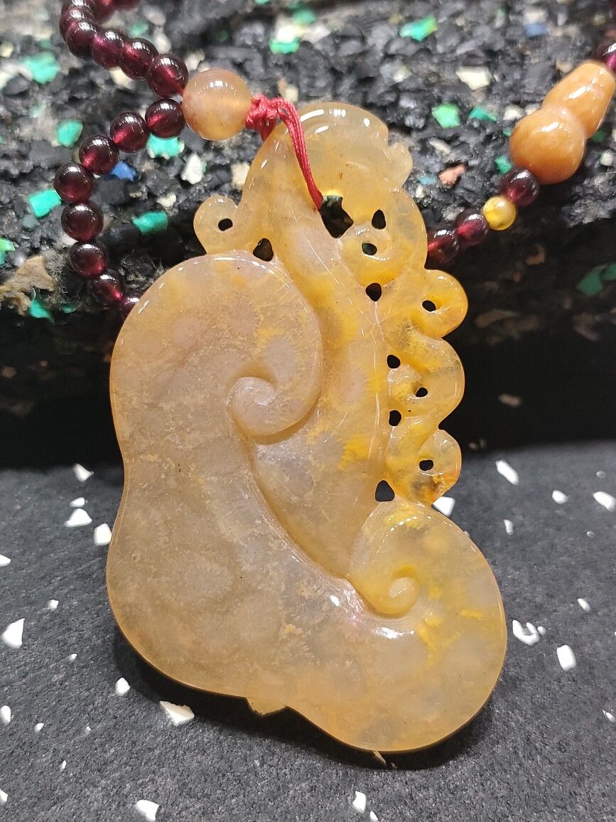 天然菊花石 珊瑚玉吊坠男女款 项坠/吊坠