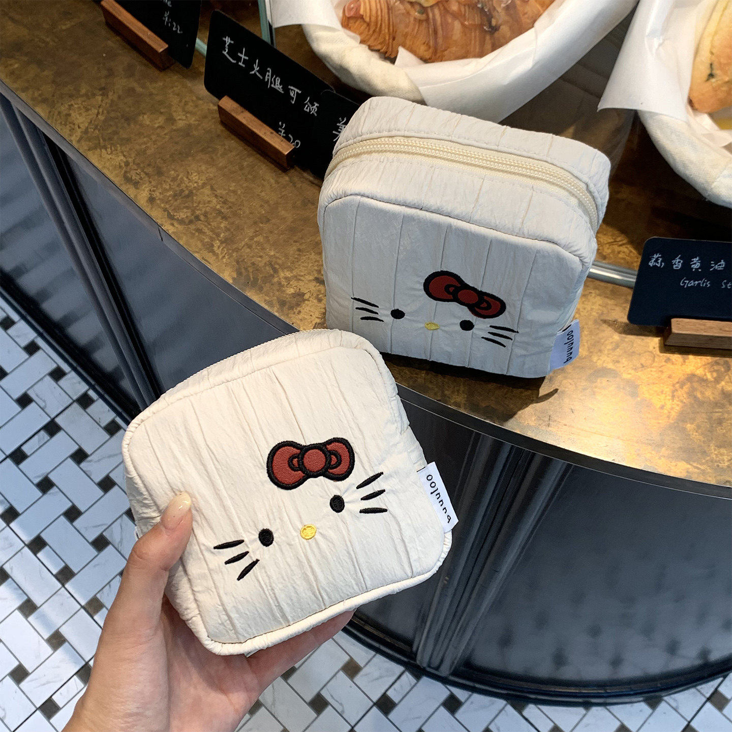 可爱猫咪卫生巾收纳包学生专用装姨妈巾包零钱包大容量杂物小包包