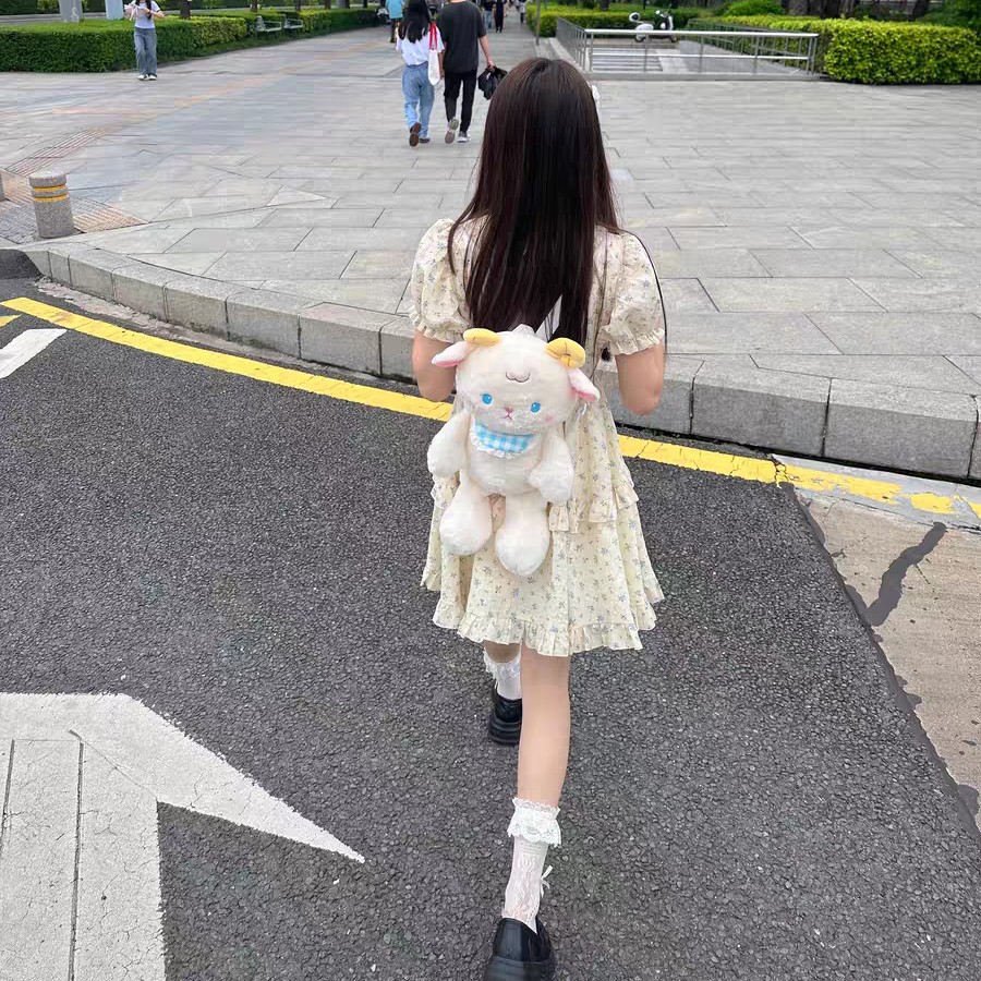 娃娃领碎花连衣裙女2025夏季新收腰显瘦泡泡袖短裙甜美青年大学生