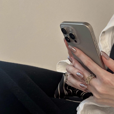 Hailey海莉欧美老钱风裸灰咖极光珍珠粉穿戴甲高级轻奢手工婚甲