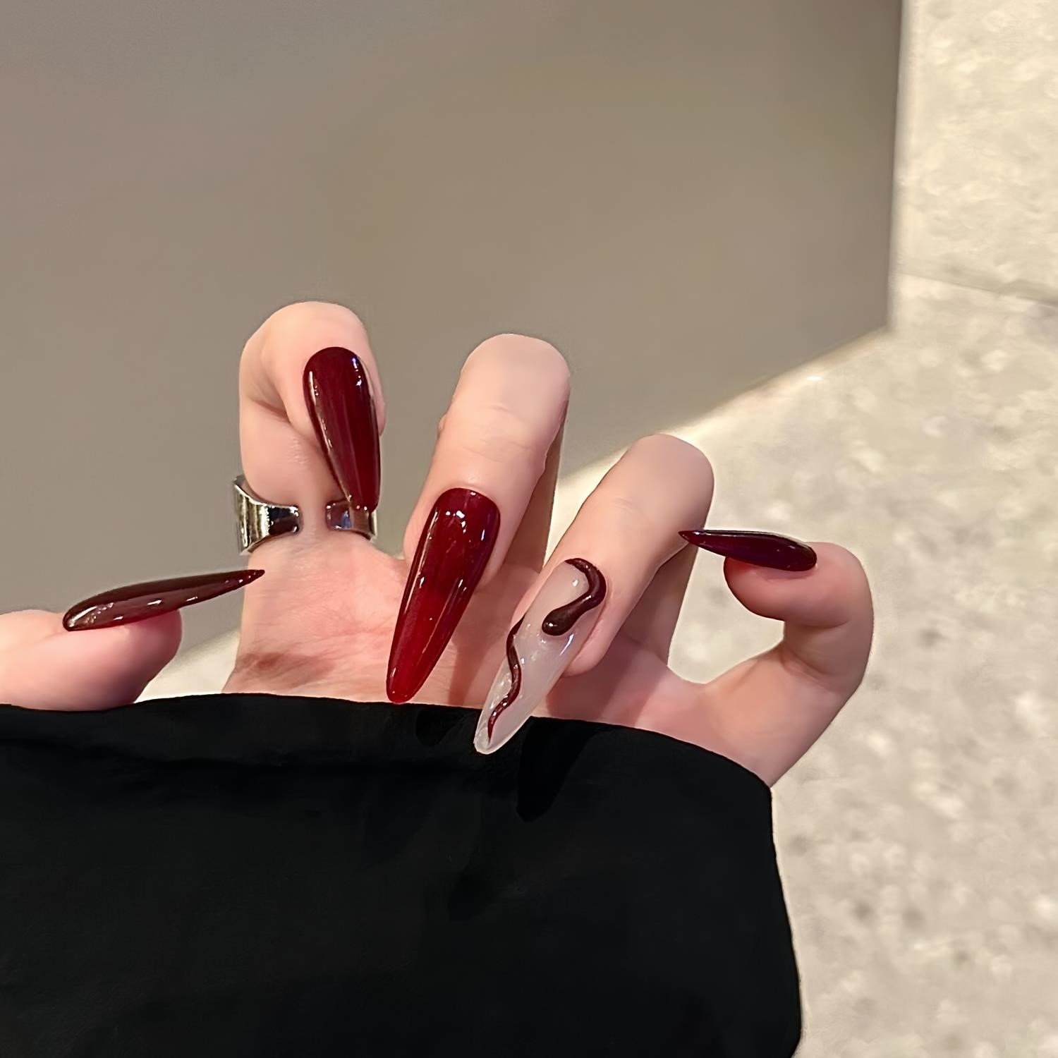 新年战甲富贵小红蛇红色超显白纯手工定制穿戴甲可拆卸美甲贴片