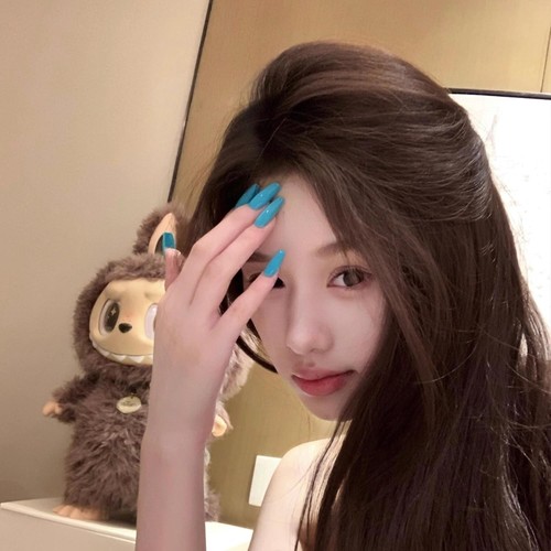 手工穿戴甲2026年新款高级感显白蓝色中长款辣妹纯色美甲贴片可拆