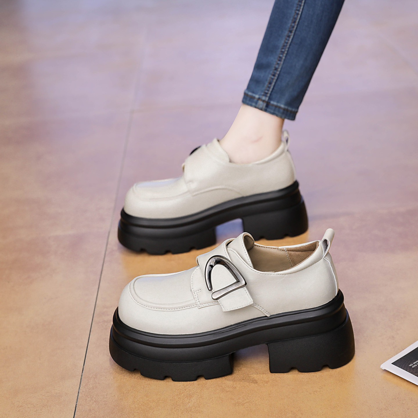 白色厚底增高小皮鞋女2026新款春季乐福鞋轻便软底配裙子英伦单鞋,女鞋,深口单鞋,淘宝优惠券,粉丝福利购,淘宝优惠卷