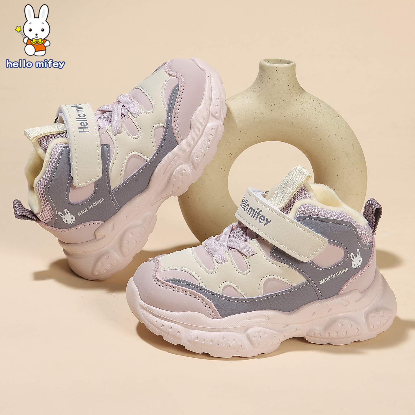 班纳米菲冬季女童加绒运动鞋