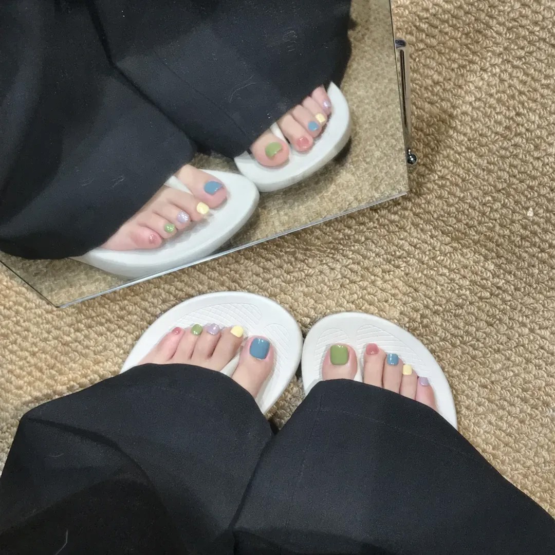 2026夏日新款多巴胺脚趾甲美甲糖果色显白脚指甲手工美甲贴片防水