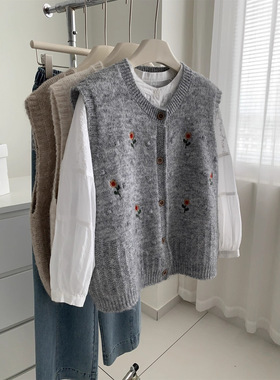 秋冬叠穿温柔复古小花刺绣圆领绵羊毛针织马甲女无袖开衫毛衣背心