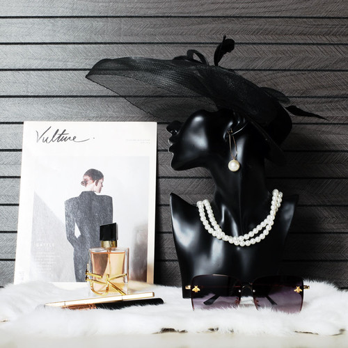 样板间衣帽间梳妆台摆件展厅软装搭配饰品项链首饰盒口红收纳托盘