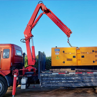 小型随车起重机1-3吨折臂随车吊truck mounted crane  for sale