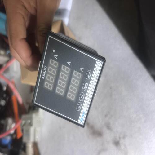议价ZLAB卓联数显电流表一个，型号：AB624I可维修
