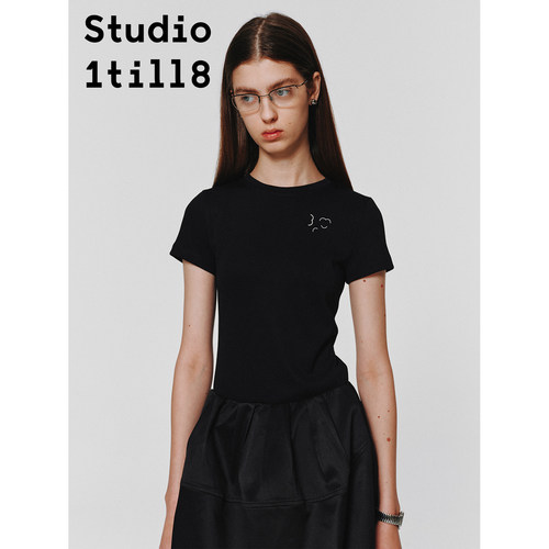 Studio1till8笑脸紧身收腰短袖