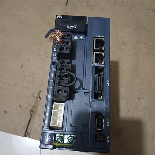 富士电机伺服放大器，型号：RYH751F5-VV2，.1台-议价