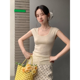 女显瘦0402 衣尔衫 超前美 MIU系纯欲背心羊毛正肩方领修身 针织衫