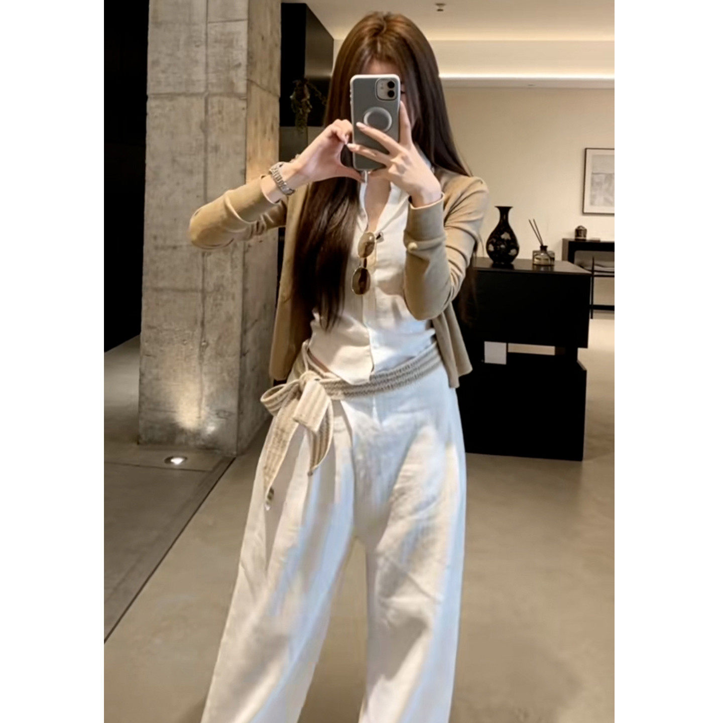 老钱风白色衬衫阔腿裤三件套女
