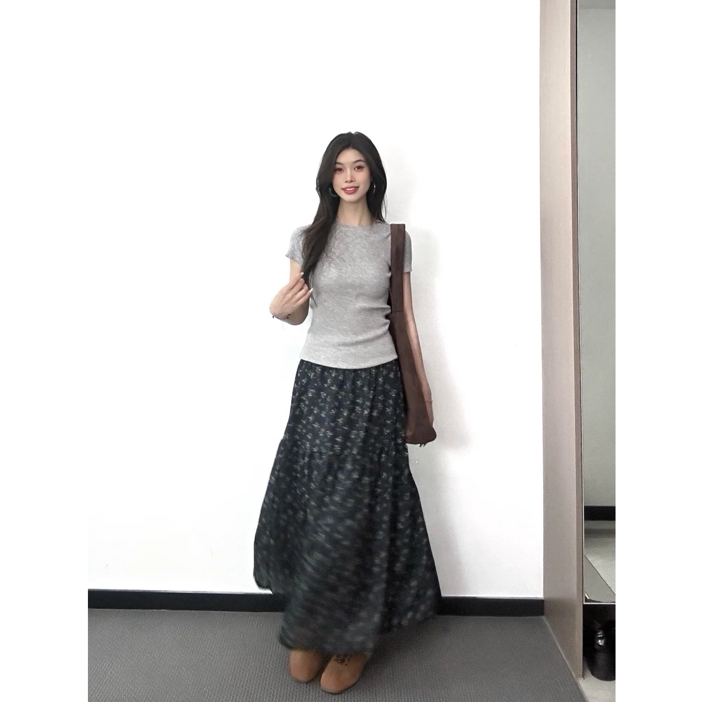 小个子韩系穿搭半身裙套装女春季正肩T恤独特漂亮碎花裙子两件套