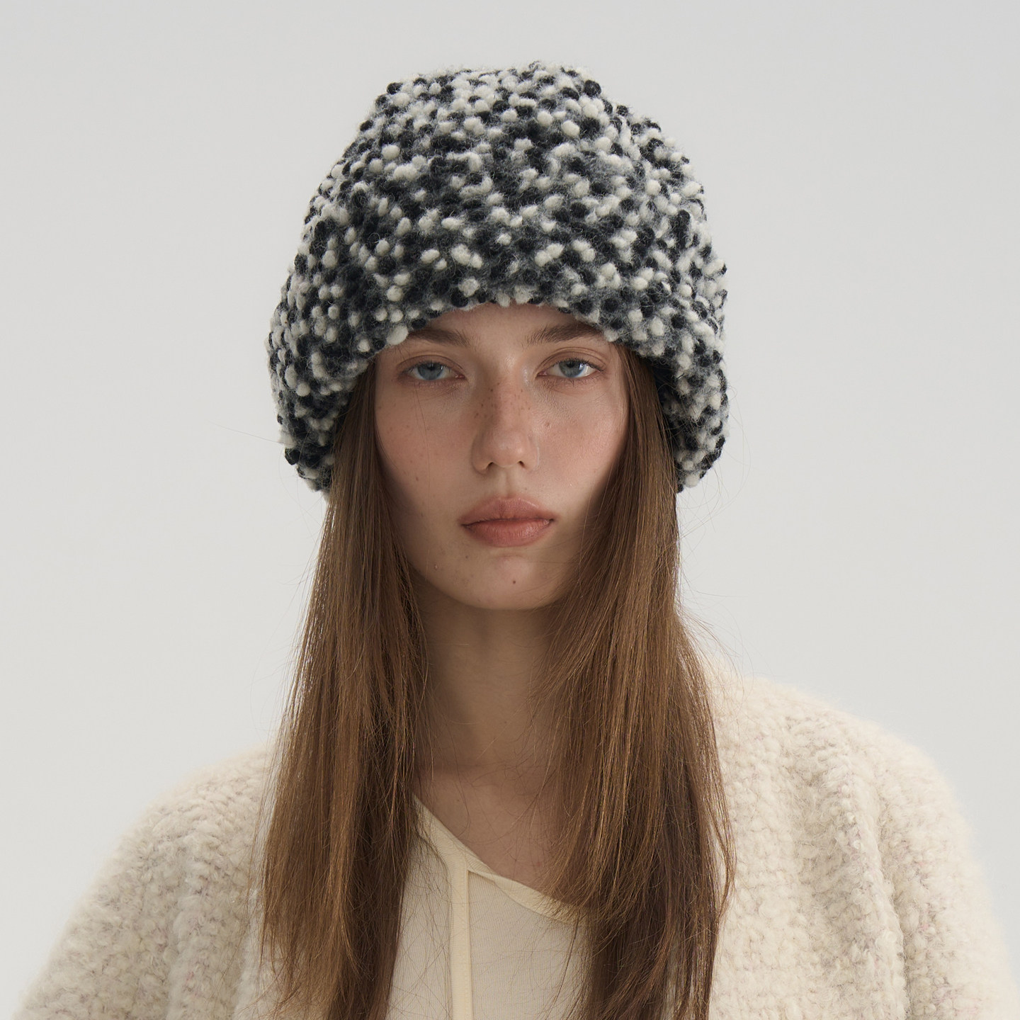 JOJOKUR 会跳动的黑白绒球帽羊毛面料长绒保暖弹力显脸小护耳冷帽,服饰配件/皮带/帽子/围巾,帽子,淘宝优惠券,粉丝福利购,淘宝优惠卷