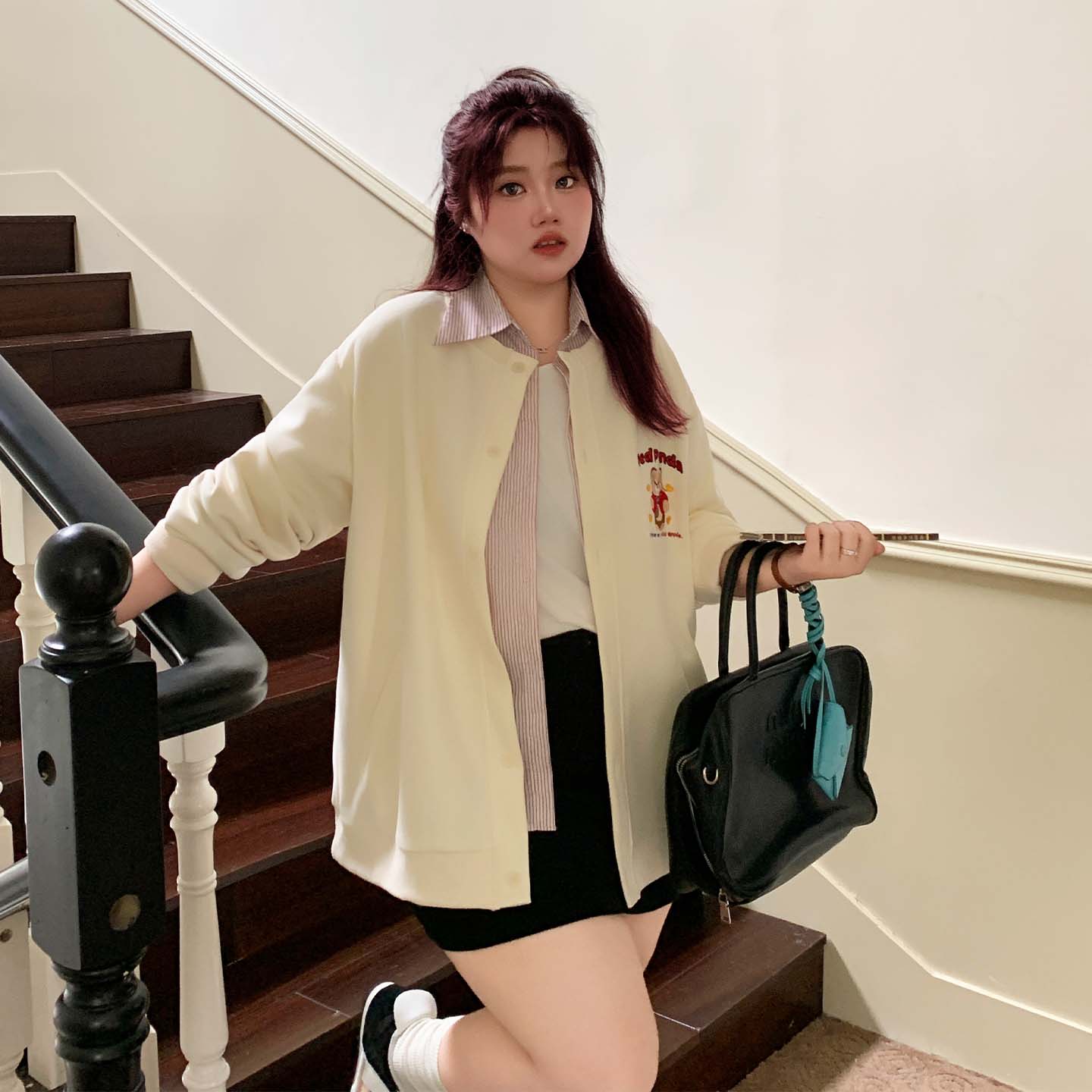 YUZI鱼子小熊刺绣学院风棒球服