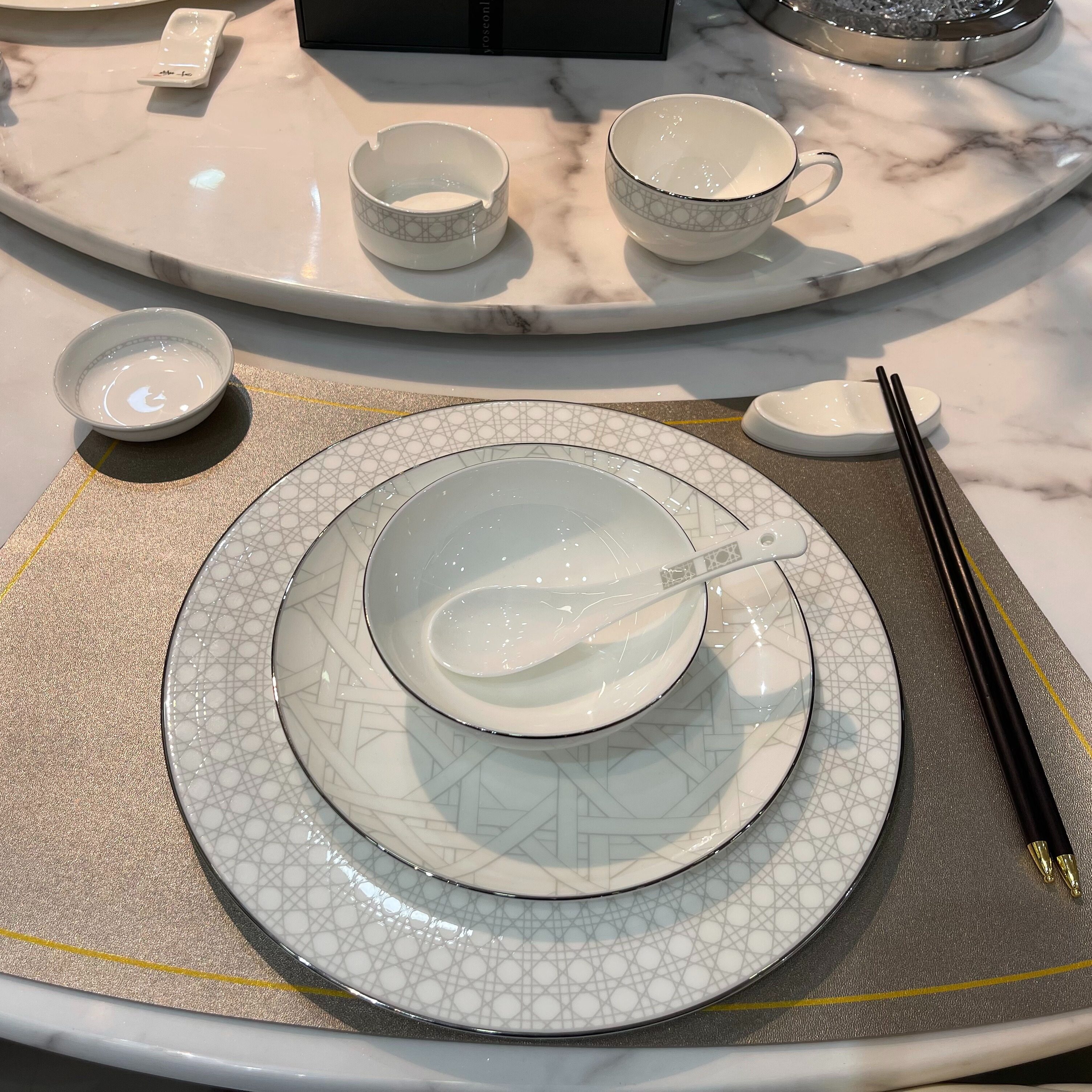 JININI藤格纹白金几何骨瓷餐具