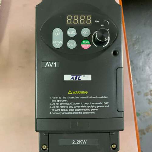 可维修AV1-4T0022 380V2.2KW变频器 四方 爱德利议价