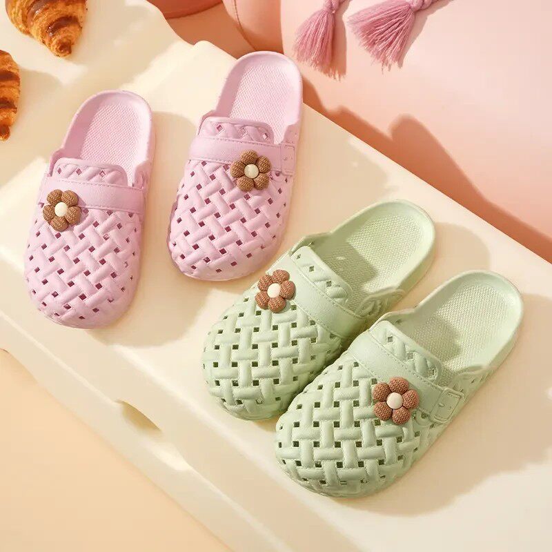 2026新款女款甜美公主风耐磨厚底夏季凉鞋包头软底防滑可爱洞洞